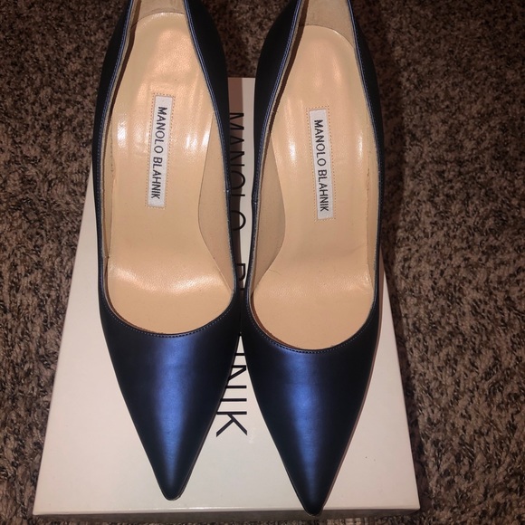 Navy Blue Manolo Blahnik Heels - Picture 2 of 7